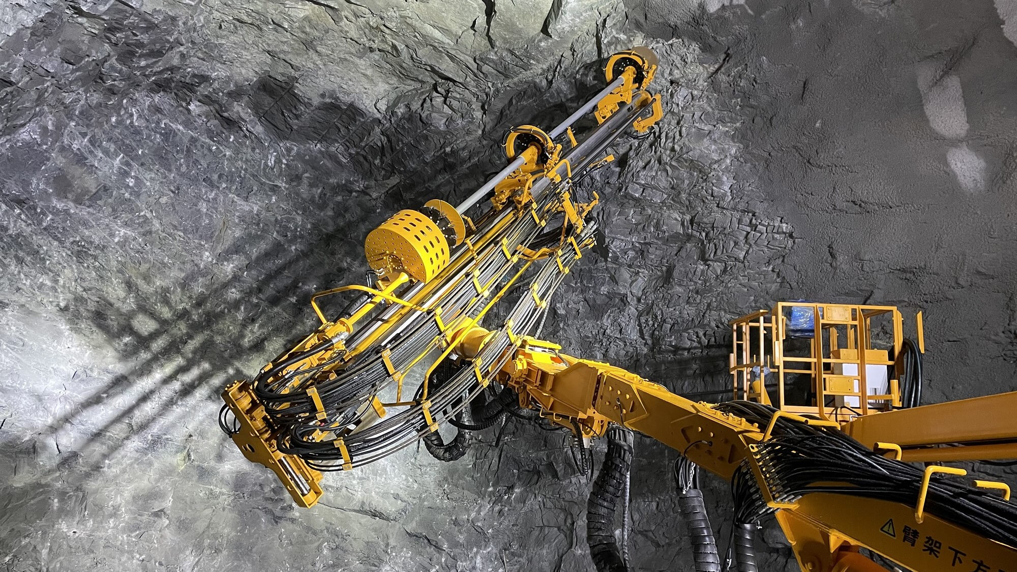 Performance under pressure: The efficiency of hydraulic rock drills in demanding conditions 